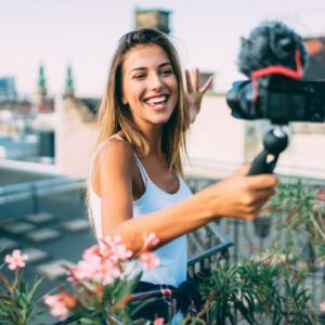 Why should influencers start their own online academy?