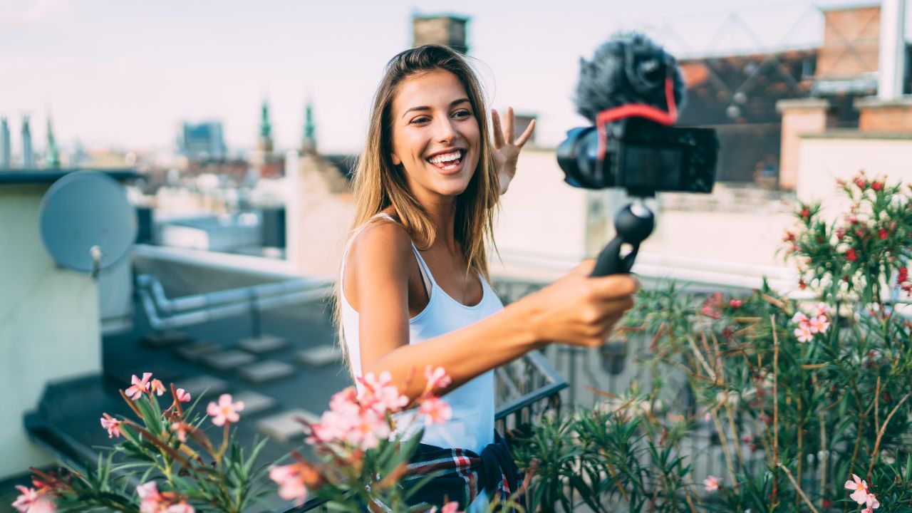 Why should influencers start their own online academy?