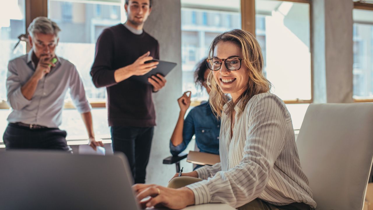 Why sales funnels sell online courses better than a website?
