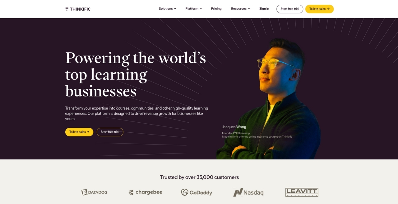 Thinkific dashboard interface for creating and managing online courses